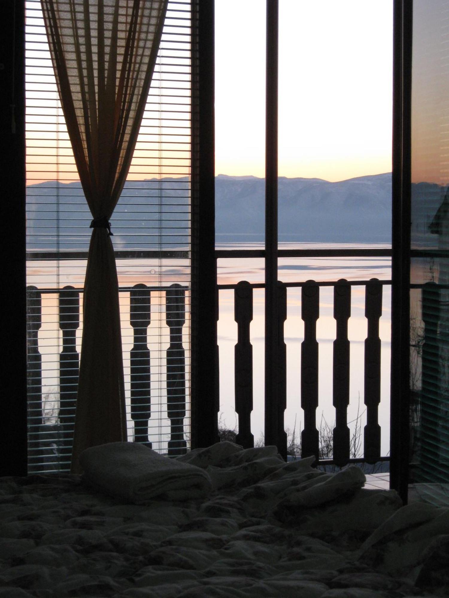Risto'S Guest House Elshani Exterior photo