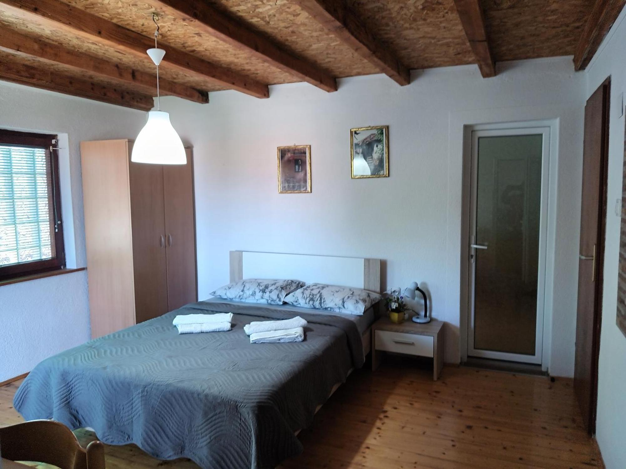 Risto'S Guest House Elshani Exterior photo